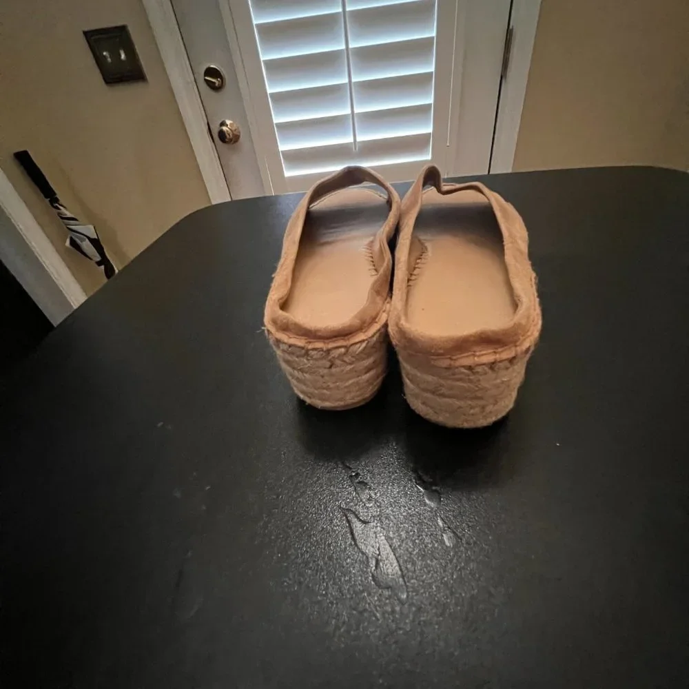 Franco Sarto Paige Platformsize 8.5 tan slippers sandals